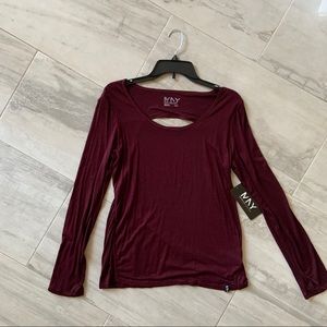 Long sleeve with cut out